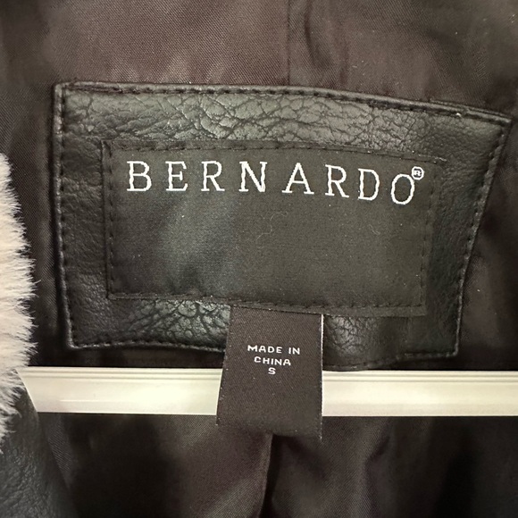 Bernardo Jacket with removable fur collar - Picture 5 of 6